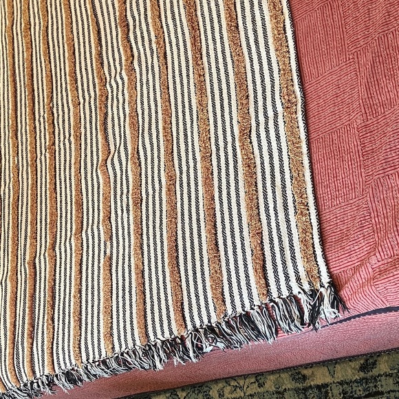 Striped Fringe Accent throw Blanket natural tones - Picture 2 of 14